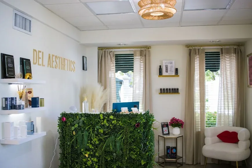 Del Aesthetics reception and waiting area.