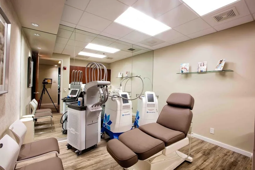 An empty examination room shown in Sanctuary Medical Center's Boca Raton gallery.