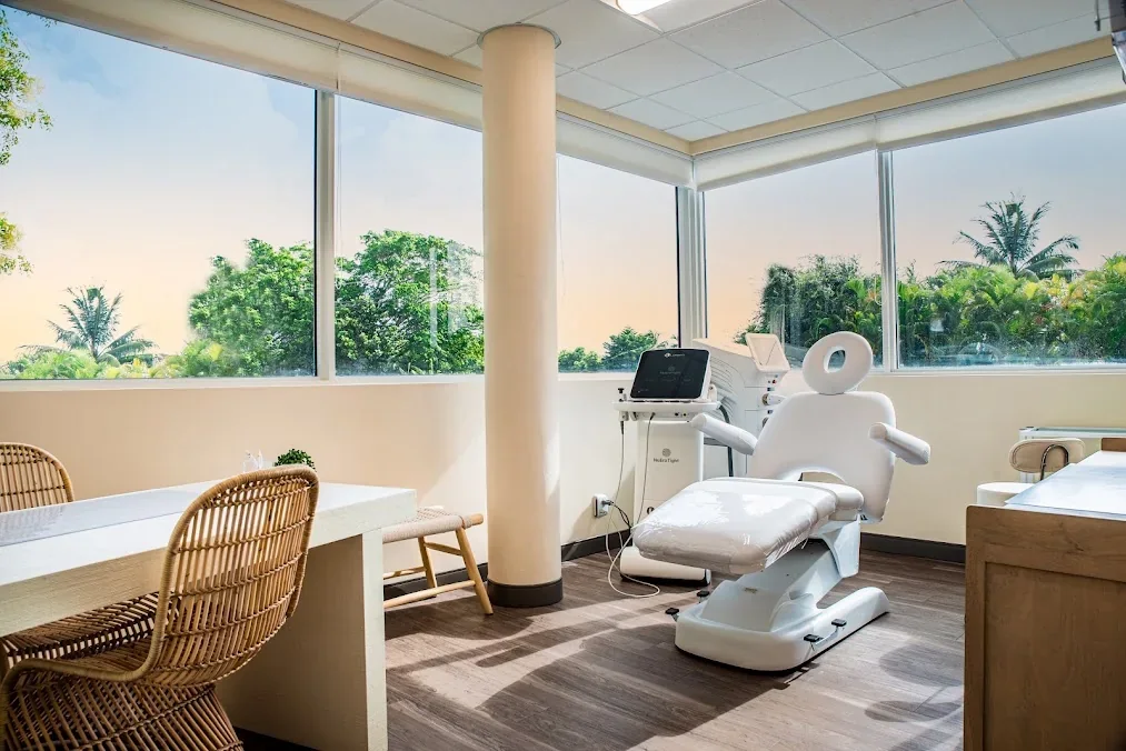 R3 Health’s windowed appointment room.