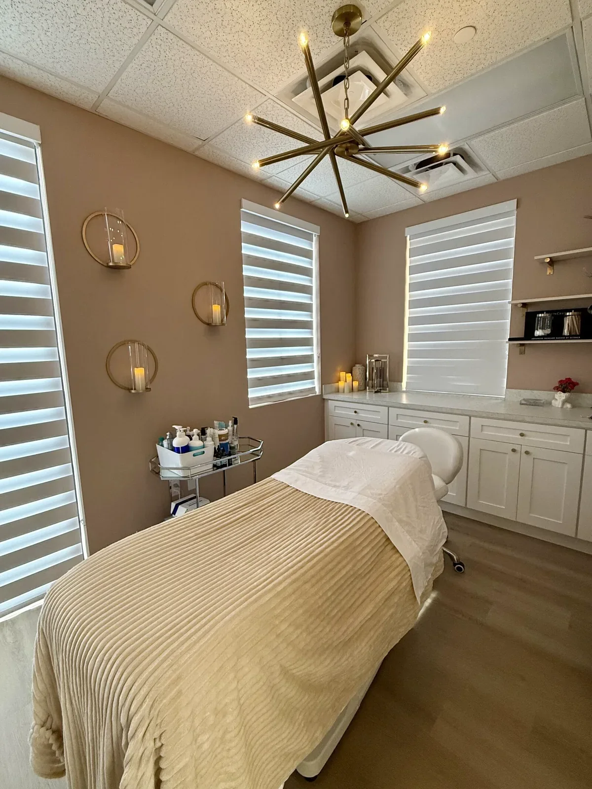 Interior view published by Molle Aesthetics